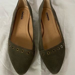 Womens flats/sandals
